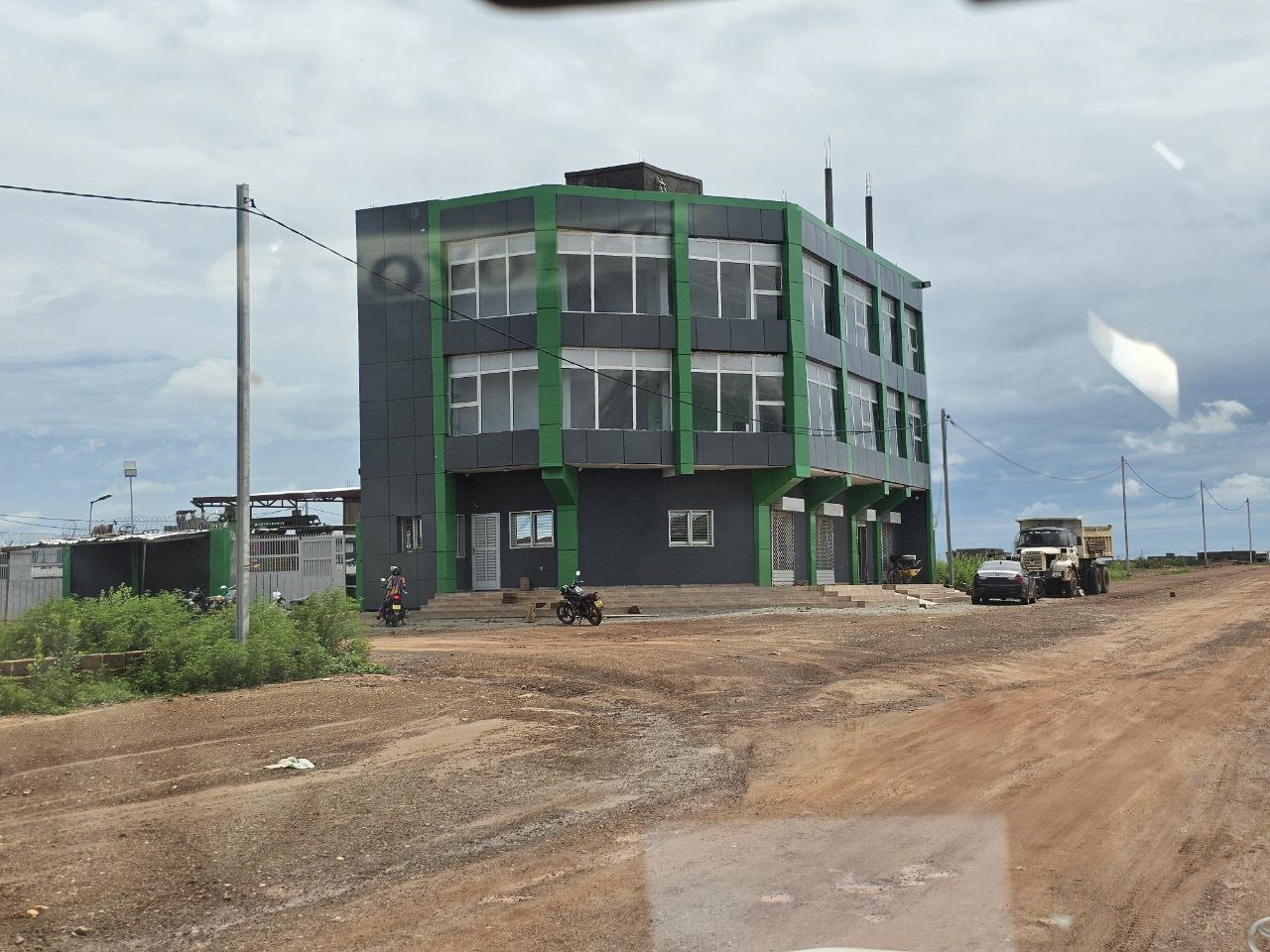 Grand immeuble R+3